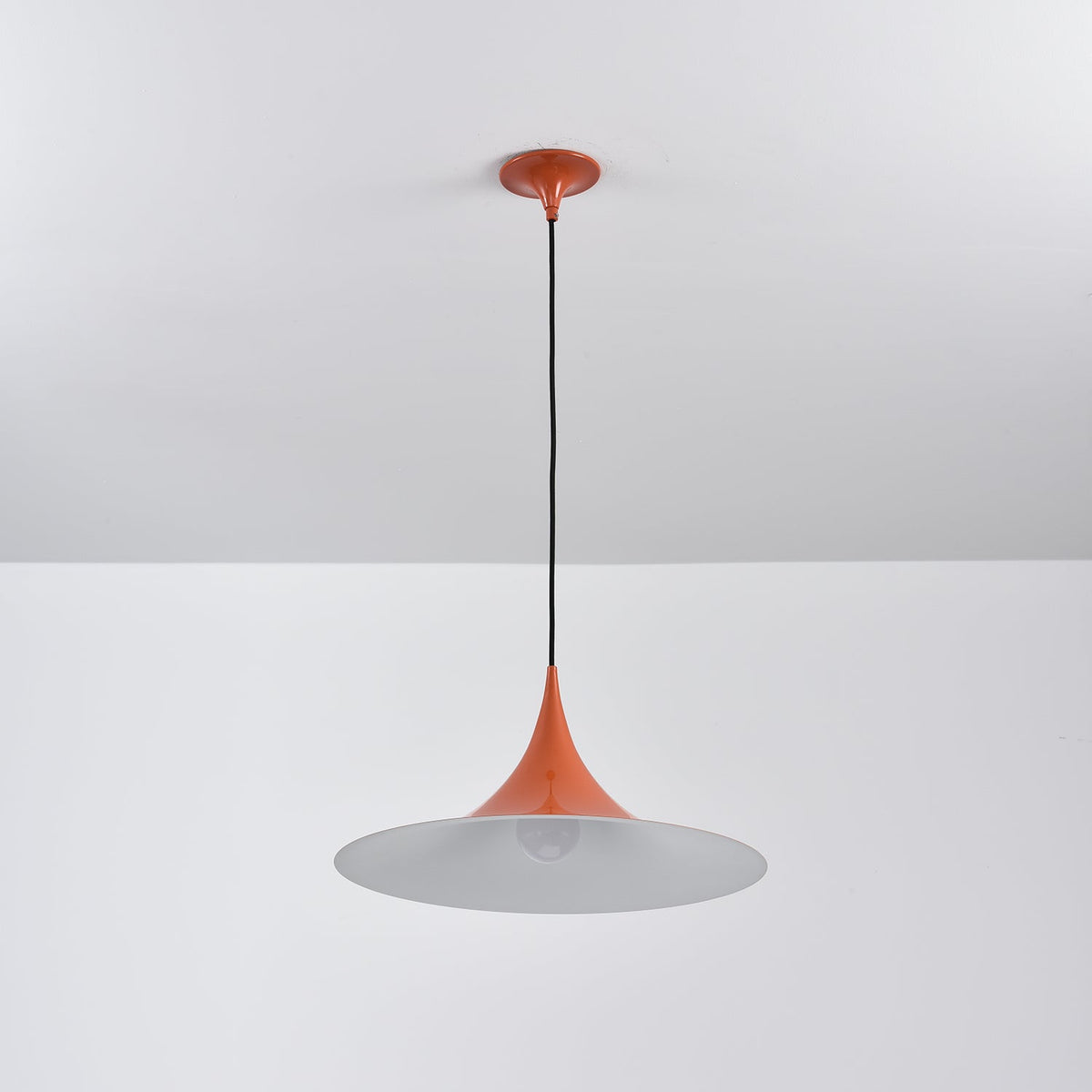Lampa wisząca stożkowa Nadlenka
